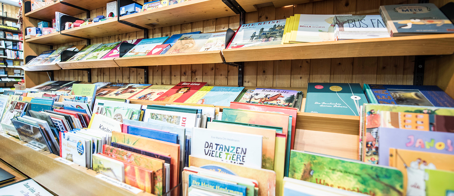 Die Herdecker Bücherstube bietet ein breit gefächertes Angebot an Literatur an.